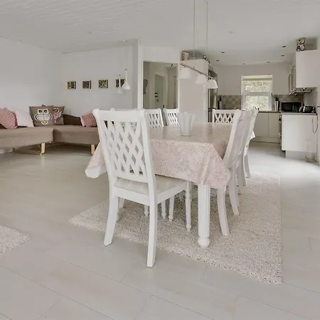 Four-bedroom Holiday In * Hals